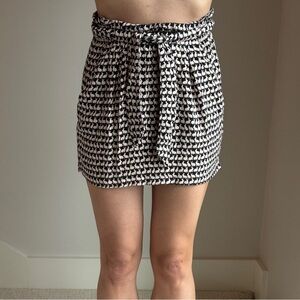 DIVIDEO H&M Rabbit mini skirt